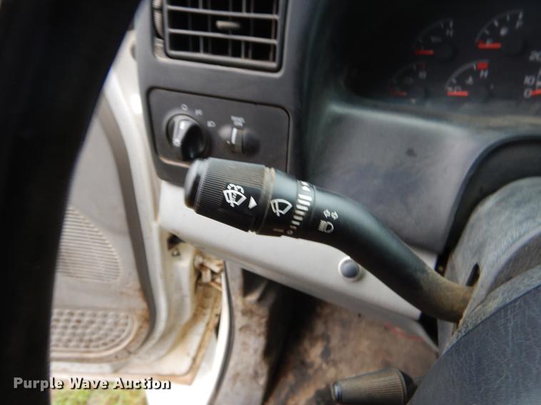 image for item EO9689 2004 Ford F650 Super Duty dump truck