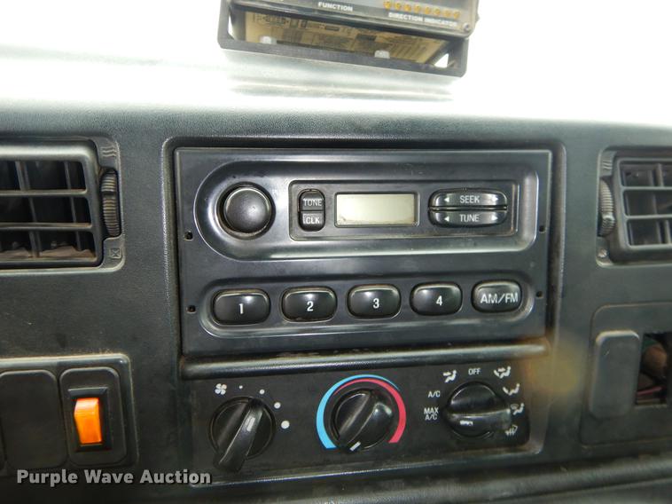 image for item EO9689 2004 Ford F650 Super Duty dump truck