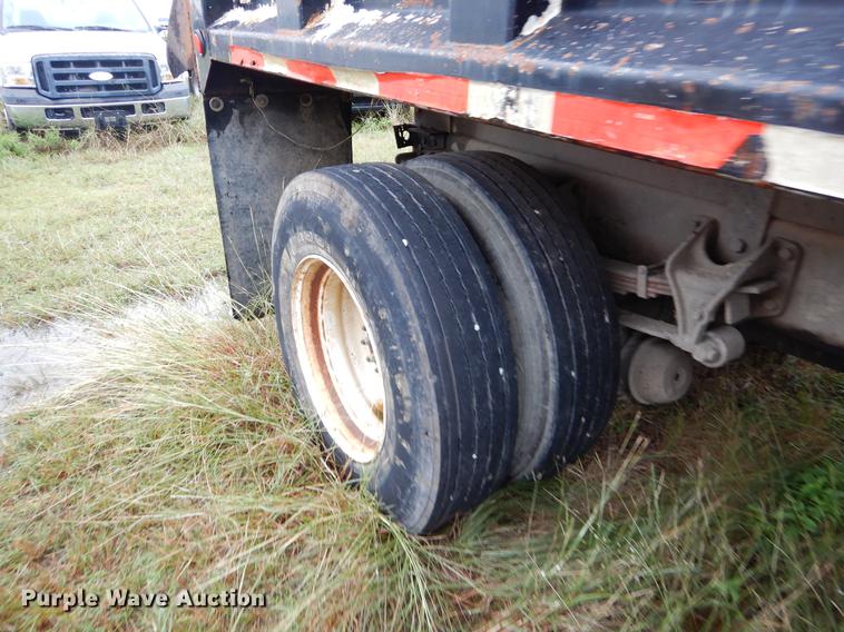 image for item EO9689 2004 Ford F650 Super Duty dump truck