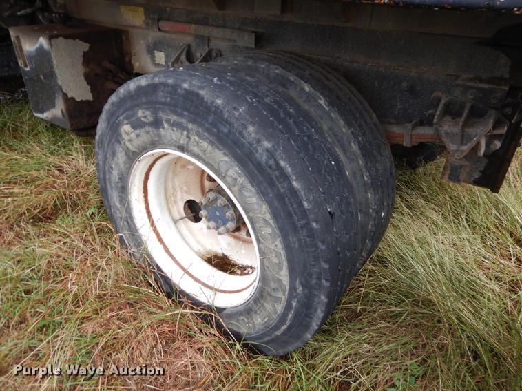 image for item EO9689 2004 Ford F650 Super Duty dump truck