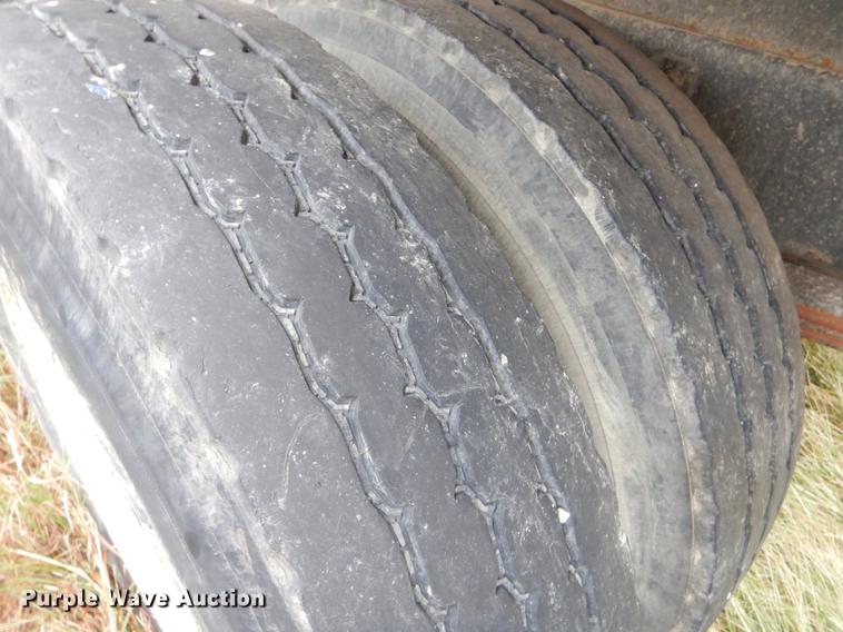 image for item EO9689 2004 Ford F650 Super Duty dump truck