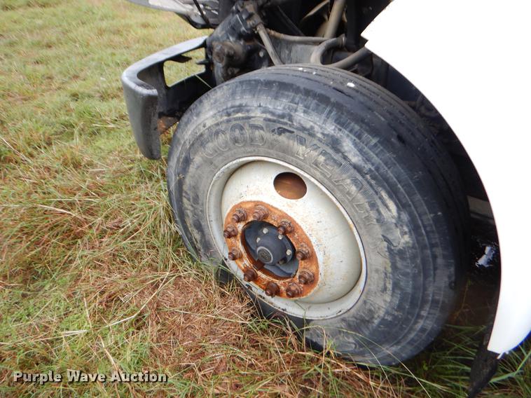 image for item EO9689 2004 Ford F650 Super Duty dump truck