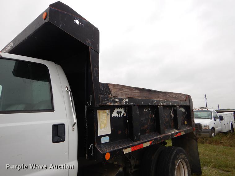 image for item EO9689 2004 Ford F650 Super Duty dump truck