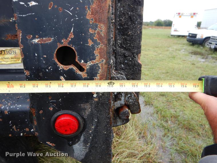 image for item EO9689 2004 Ford F650 Super Duty dump truck