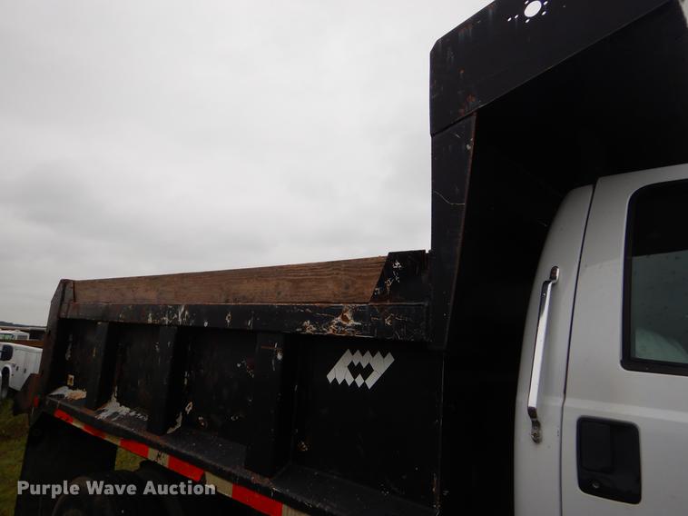 image for item EO9689 2004 Ford F650 Super Duty dump truck