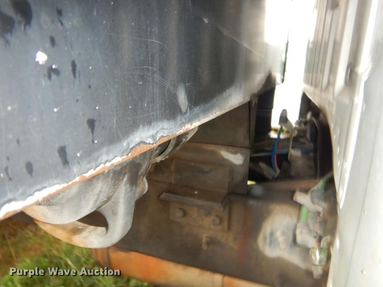 image for item EO9689 2004 Ford F650 Super Duty dump truck