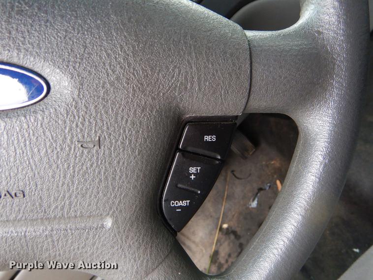 image for item EO9690 2006 Ford Expedition SUV