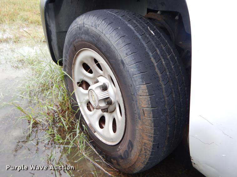 image for item EO9691 2007 Chevrolet Silverado 1500 pickup truck