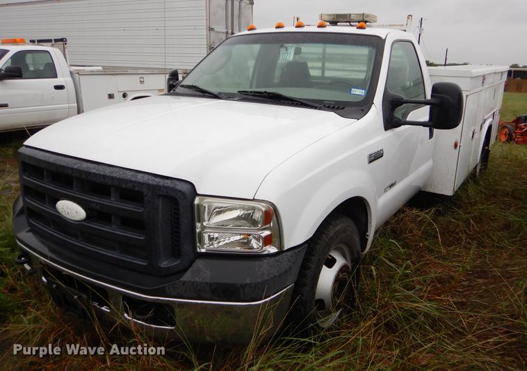 image for item EO9693 2007 Ford F350 Super Duty utility bed pickup truck