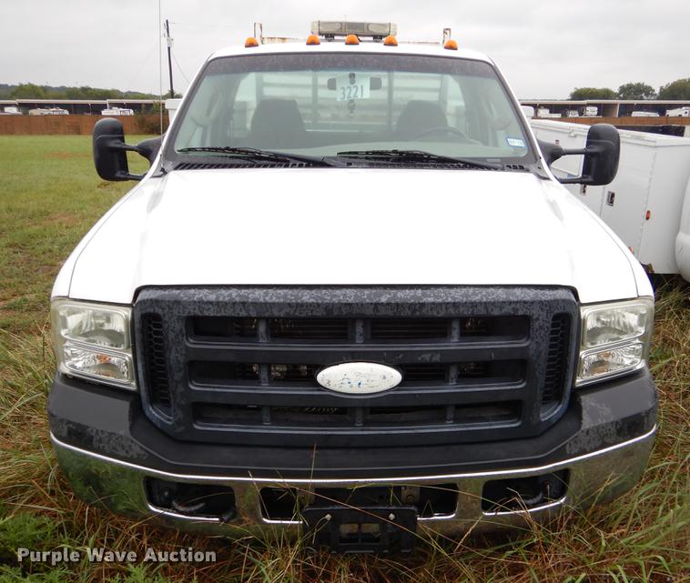 image for item EO9693 2007 Ford F350 Super Duty utility bed pickup truck