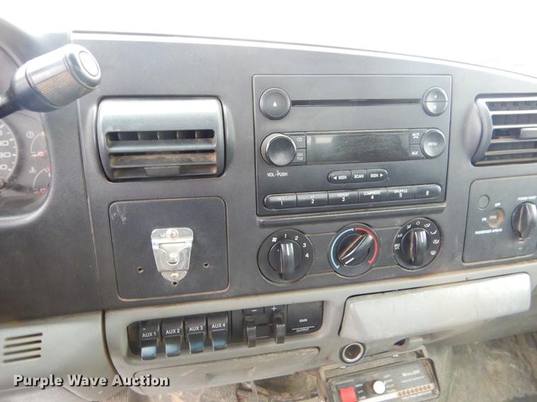 image for item EO9693 2007 Ford F350 Super Duty utility bed pickup truck