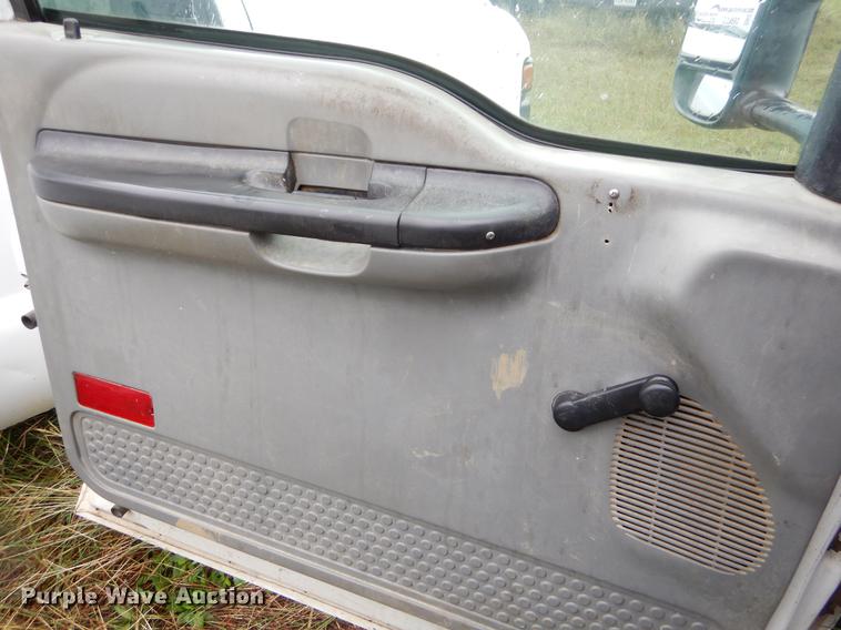 image for item EO9693 2007 Ford F350 Super Duty utility bed pickup truck