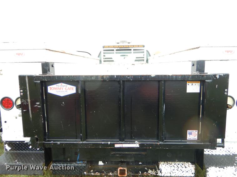 image for item EO9693 2007 Ford F350 Super Duty utility bed pickup truck