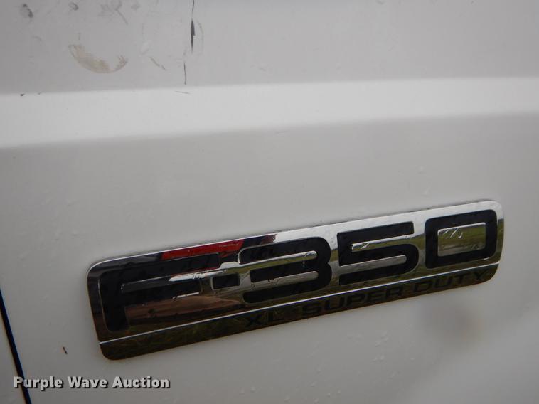 image for item EO9693 2007 Ford F350 Super Duty utility bed pickup truck