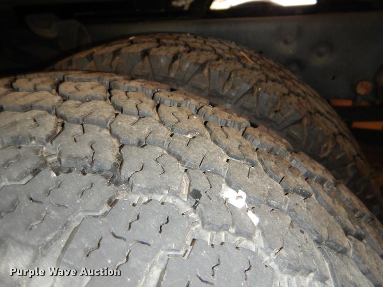 image for item EO9694 2010 Ford F350 Super Duty utility bed pickup truck