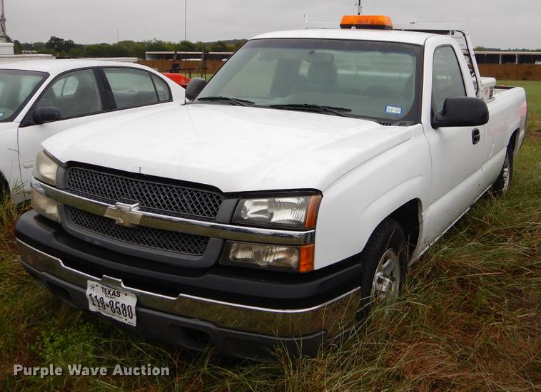 image for item EO9696 2004 Chevrolet Silverado 1500 pickup truck