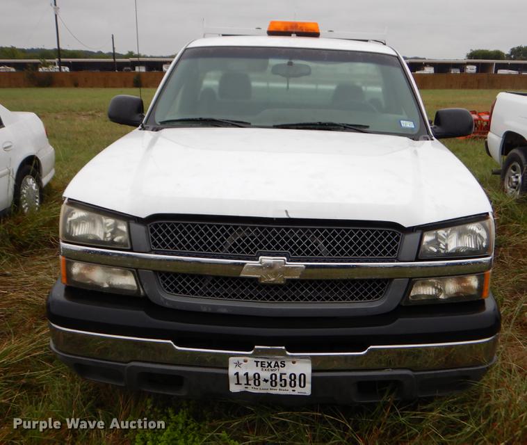 image for item EO9696 2004 Chevrolet Silverado 1500 pickup truck