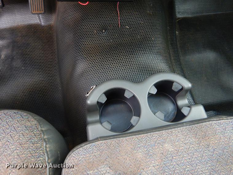 image for item EO9696 2004 Chevrolet Silverado 1500 pickup truck