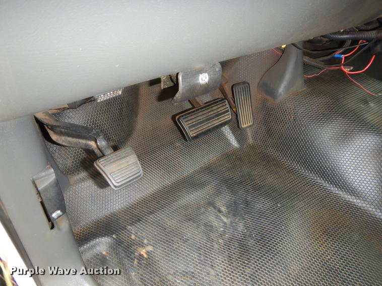 image for item EO9696 2004 Chevrolet Silverado 1500 pickup truck