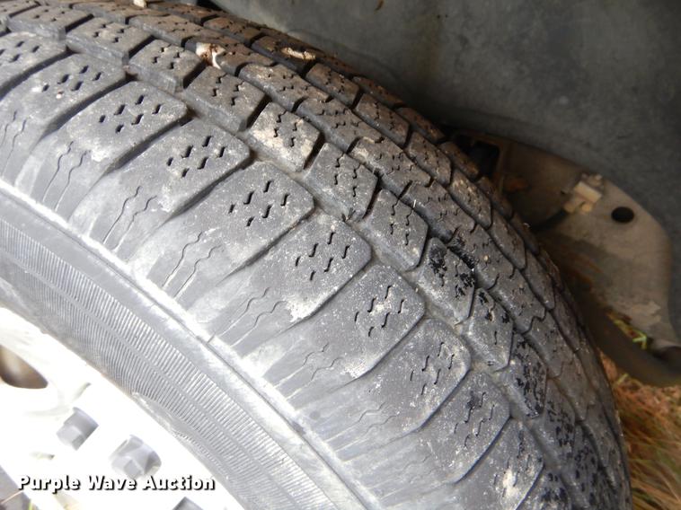 image for item EO9696 2004 Chevrolet Silverado 1500 pickup truck