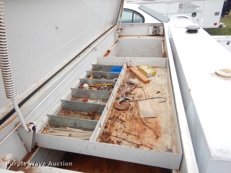 image for item EO9696 2004 Chevrolet Silverado 1500 pickup truck