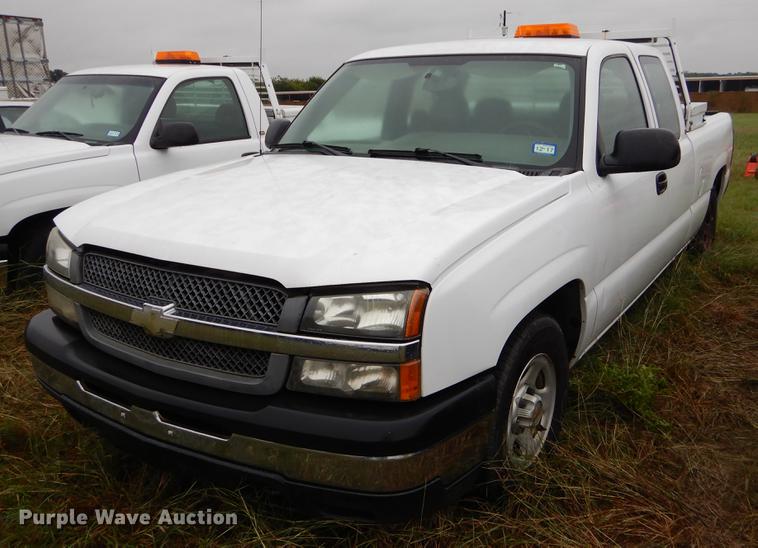 image for item EO9697 2004 Chevrolet Silverado 1500 Ext. Cab pickup truck