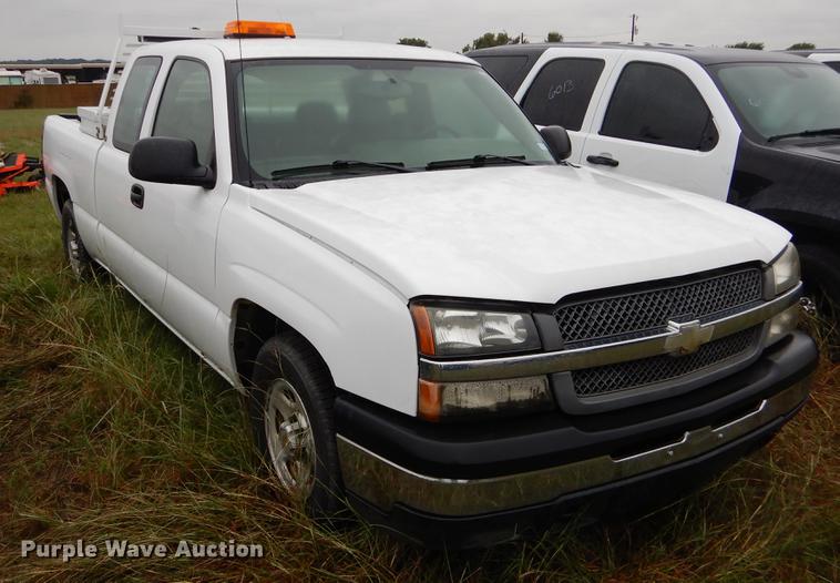 image for item EO9697 2004 Chevrolet Silverado 1500 Ext. Cab pickup truck
