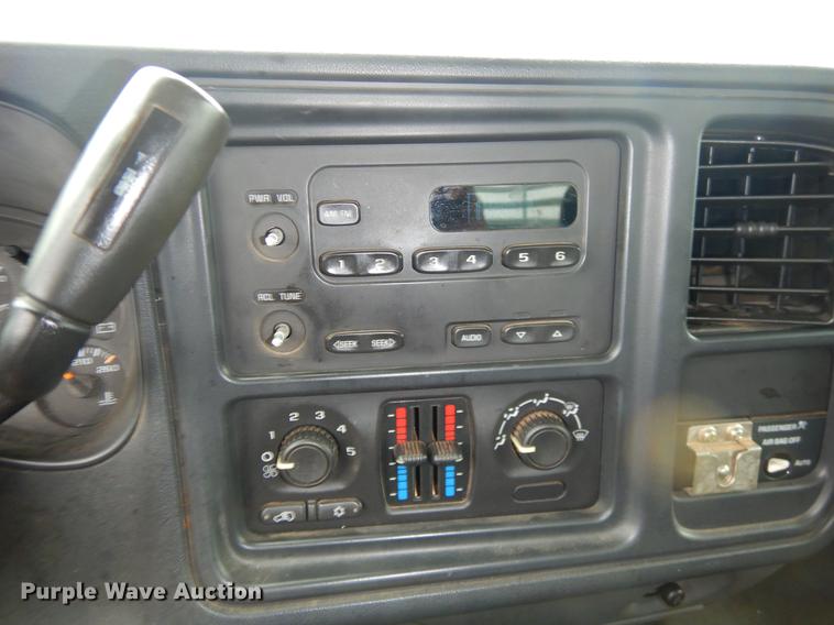 image for item EO9697 2004 Chevrolet Silverado 1500 Ext. Cab pickup truck