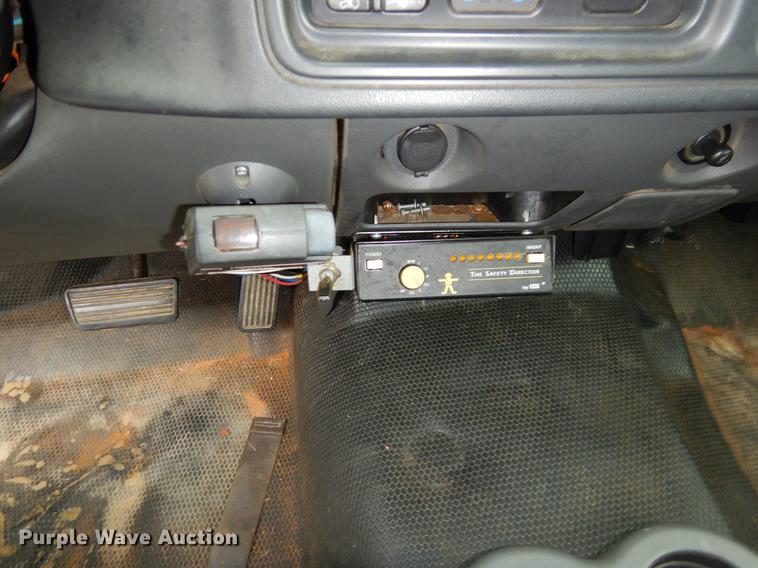 image for item EO9697 2004 Chevrolet Silverado 1500 Ext. Cab pickup truck