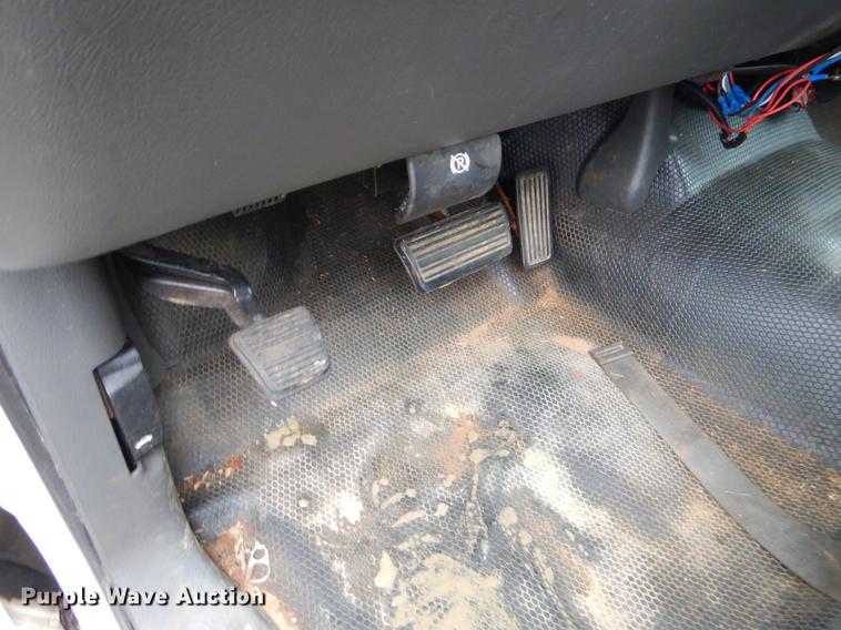 image for item EO9697 2004 Chevrolet Silverado 1500 Ext. Cab pickup truck