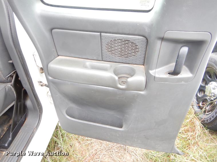 image for item EO9697 2004 Chevrolet Silverado 1500 Ext. Cab pickup truck