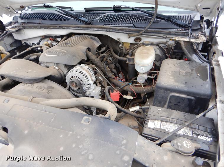 image for item EO9697 2004 Chevrolet Silverado 1500 Ext. Cab pickup truck