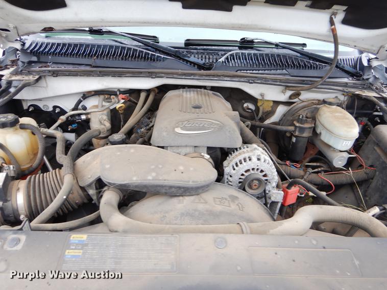 image for item EO9697 2004 Chevrolet Silverado 1500 Ext. Cab pickup truck