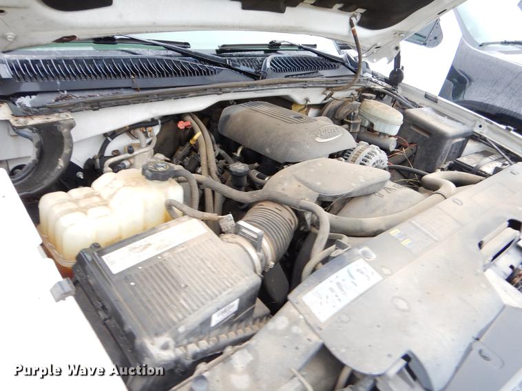 image for item EO9697 2004 Chevrolet Silverado 1500 Ext. Cab pickup truck