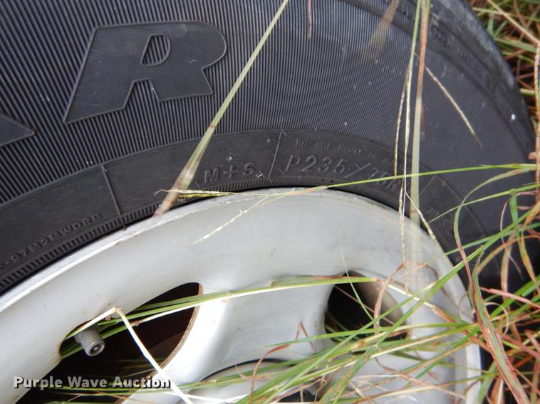 image for item EO9697 2004 Chevrolet Silverado 1500 Ext. Cab pickup truck