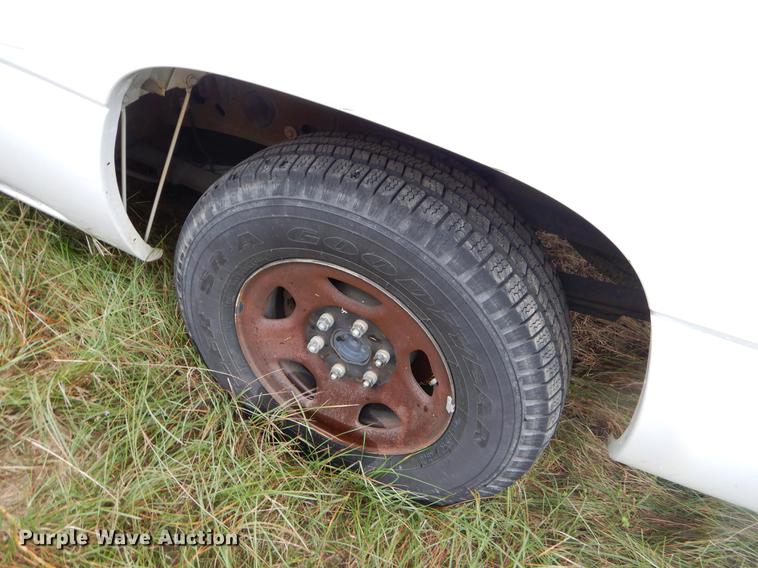 image for item EO9697 2004 Chevrolet Silverado 1500 Ext. Cab pickup truck