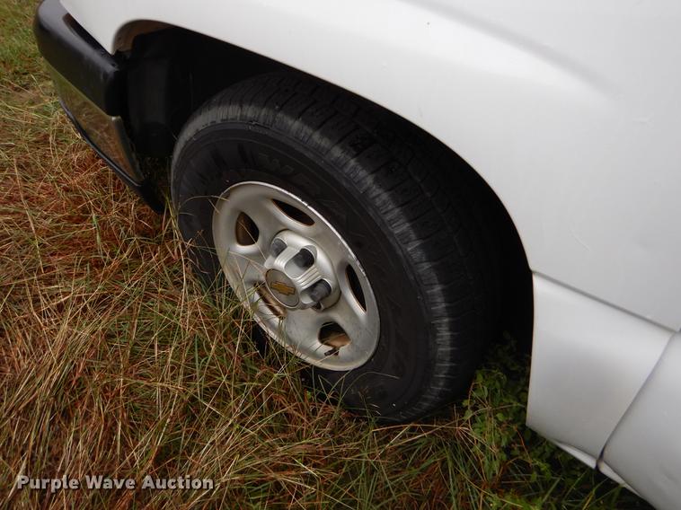 image for item EO9697 2004 Chevrolet Silverado 1500 Ext. Cab pickup truck