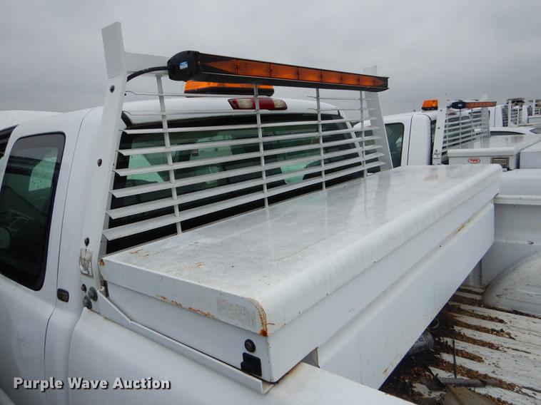 image for item EO9697 2004 Chevrolet Silverado 1500 Ext. Cab pickup truck