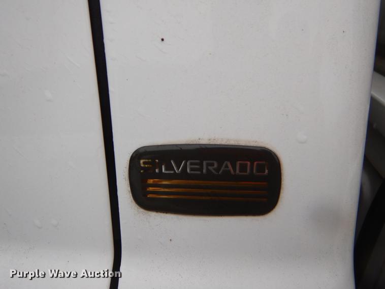 image for item EO9697 2004 Chevrolet Silverado 1500 Ext. Cab pickup truck