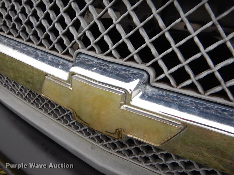 image for item EO9697 2004 Chevrolet Silverado 1500 Ext. Cab pickup truck