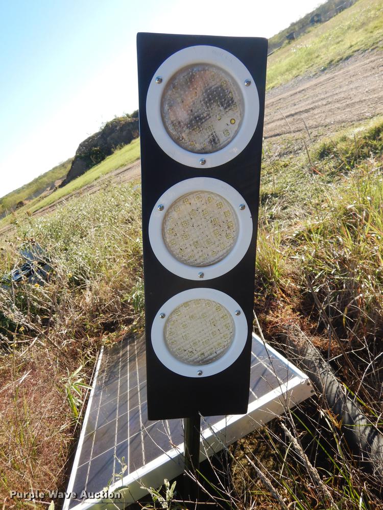 image for item EO9709 (8) solar powered street lights