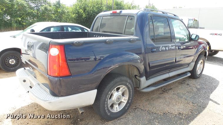 image for item ET9406 2003 Ford Explorer Sport Trac XLT SUV
