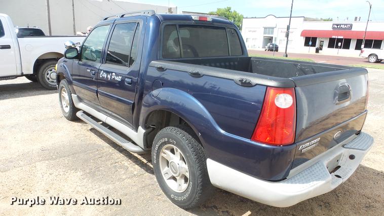 image for item ET9406 2003 Ford Explorer Sport Trac XLT SUV