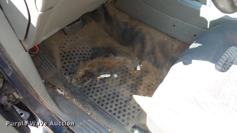 image for item ET9406 2003 Ford Explorer Sport Trac XLT SUV