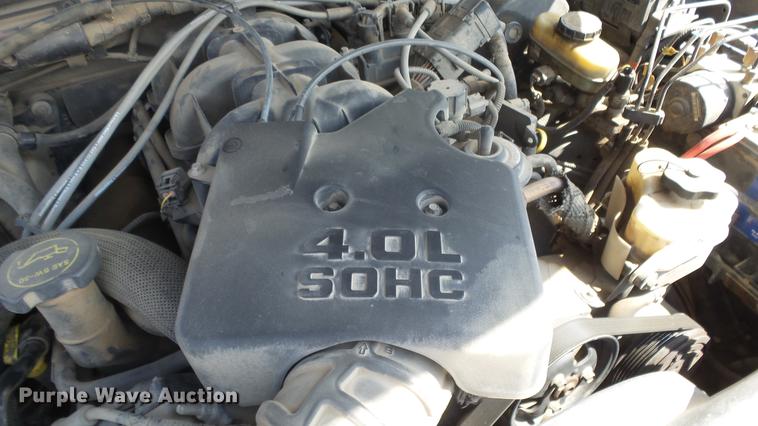 image for item ET9406 2003 Ford Explorer Sport Trac XLT SUV