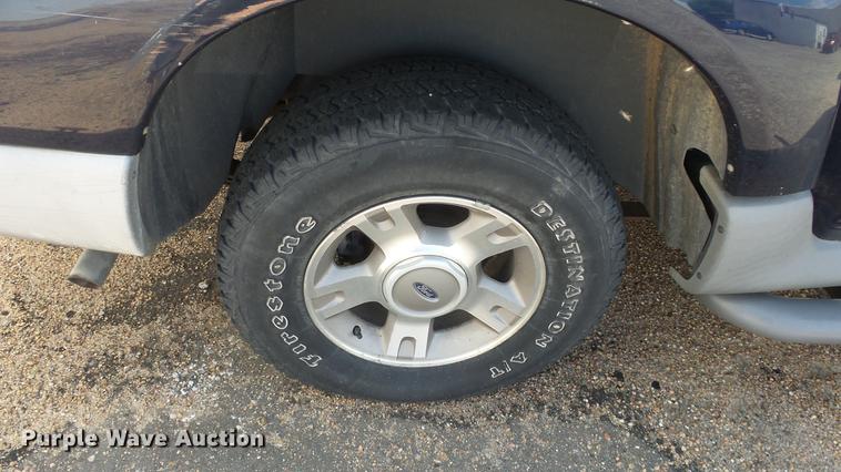 image for item ET9406 2003 Ford Explorer Sport Trac XLT SUV