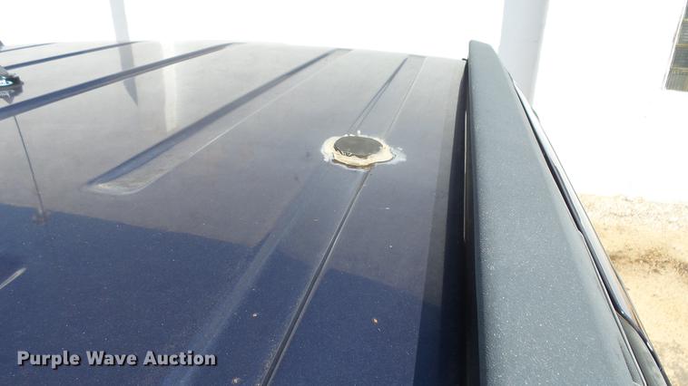 image for item ET9406 2003 Ford Explorer Sport Trac XLT SUV