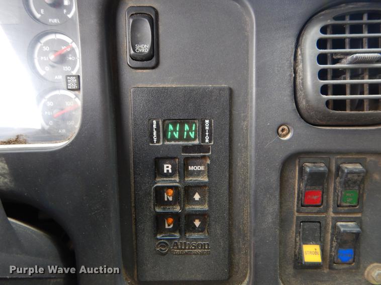 image for item EW9536 2007 Freightliner Business Class M2 refuse truck