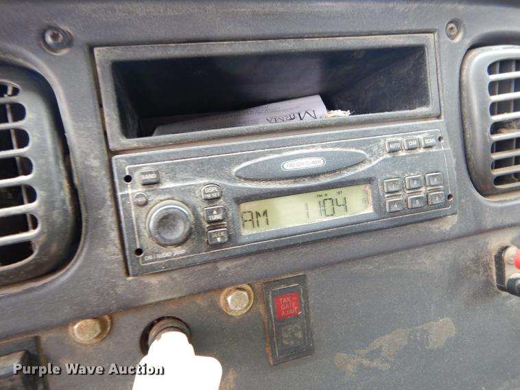 image for item EW9536 2007 Freightliner Business Class M2 refuse truck