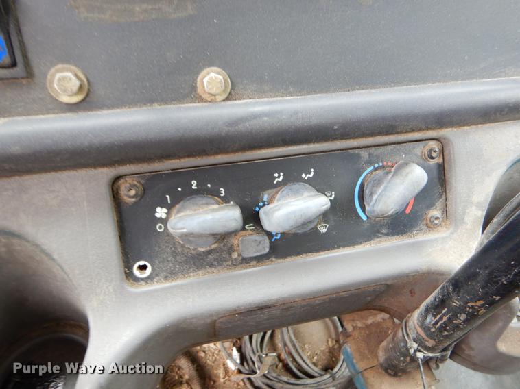 image for item EW9536 2007 Freightliner Business Class M2 refuse truck